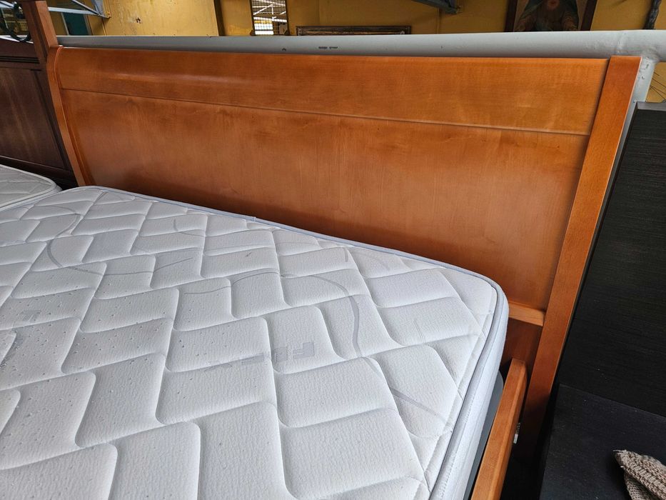 Conjunto de cama, estrado e colchão Molaflex -