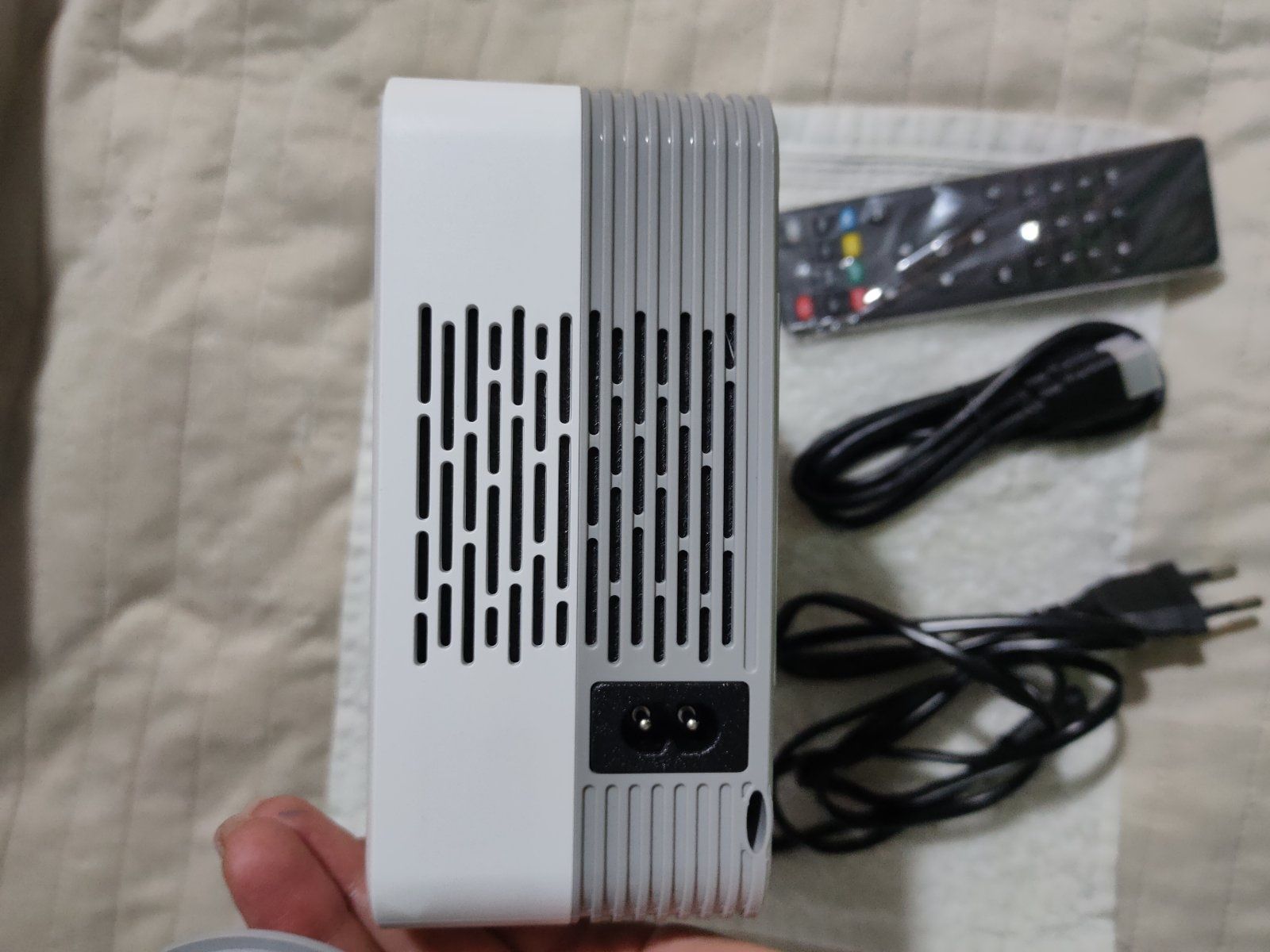 Продам  проэктор Android 10.