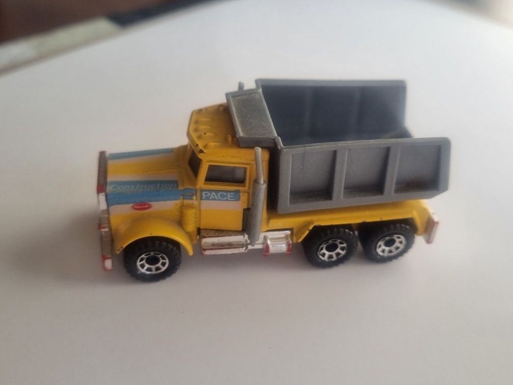 autko PRL matchbox Peterbilt pace wywrotka