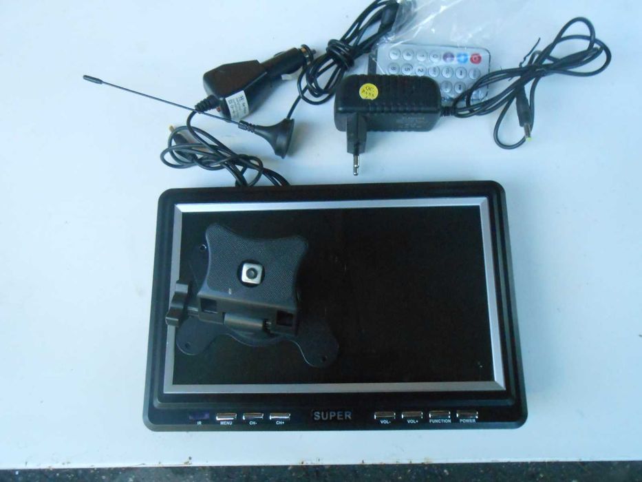 телевизор-монитор 9"