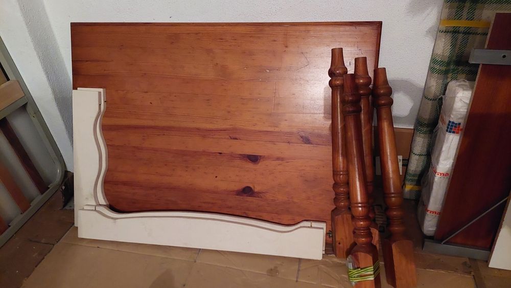 Mesa de madeira maciça