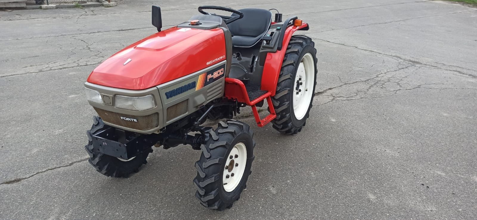 Traktorek japoński yanmar F-200