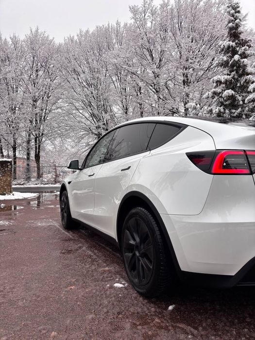 Tesla Model Y Long Range 2024