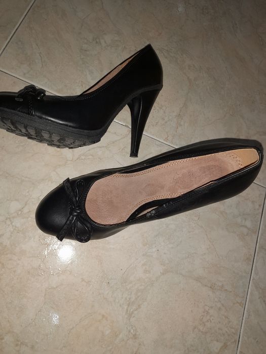 Sapatos mulher tipo ganga tamanho 39