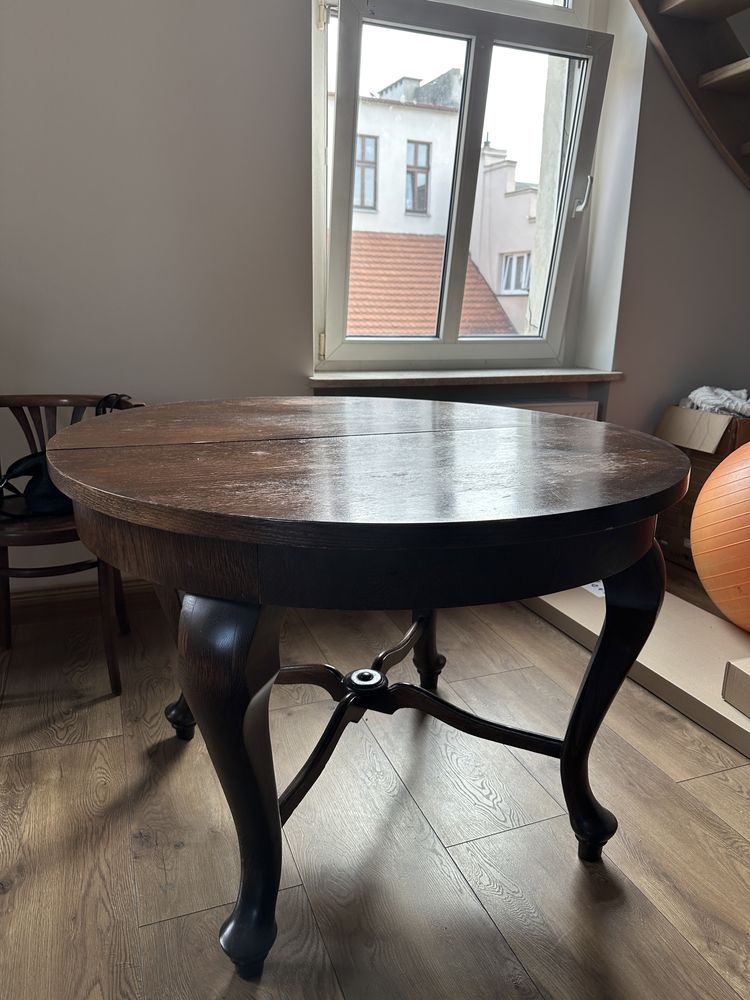 Stół rozkładany z krzesłami, krzesła Thonet, stół drewniany