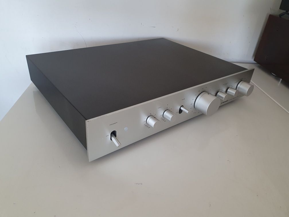 Pioneer C-21 przedwzmacniacz stereo  SPEC