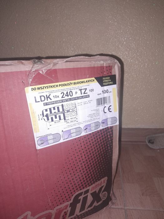 Дюбель для вати та пінопласту з металевим цвяхом