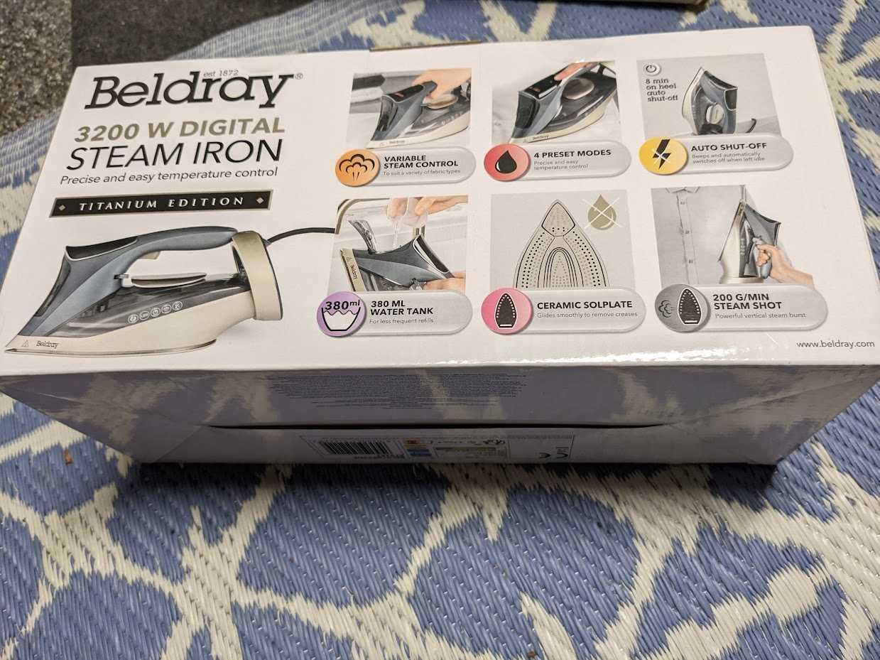 Żelazko Beldray, ceramiczne, parowe, LCD, 3200W, nieużywane