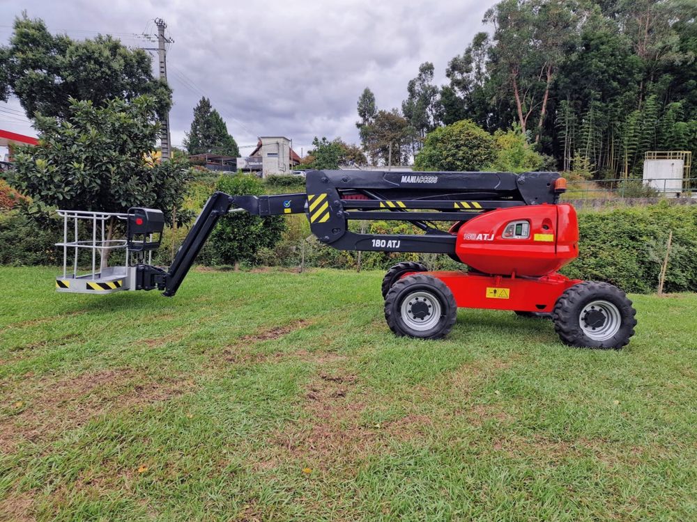 Plataforma elevatoria Manitou 18m