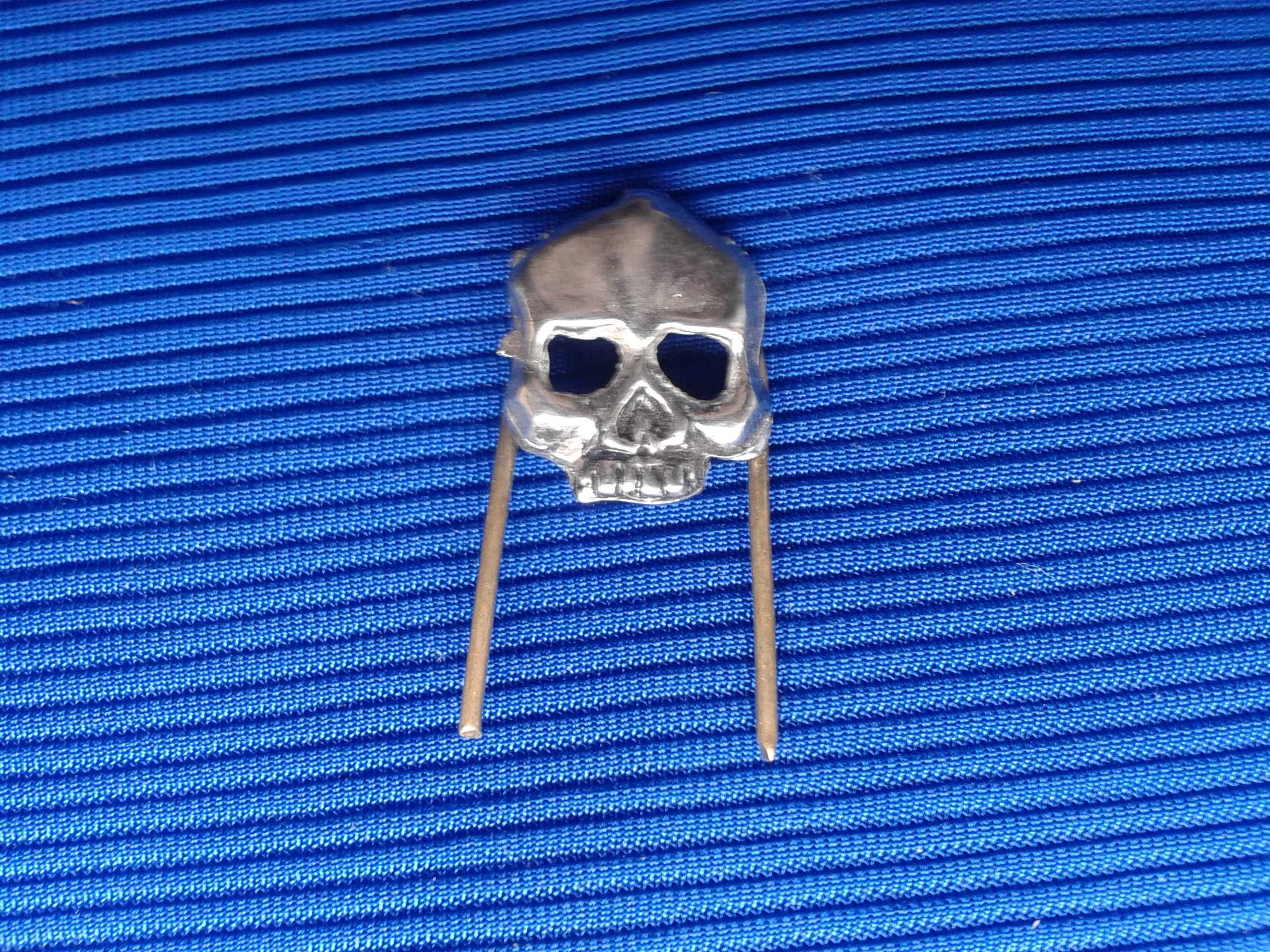 Czacha czaszka - Skull - w pinka Brosz czka metaloplastyka