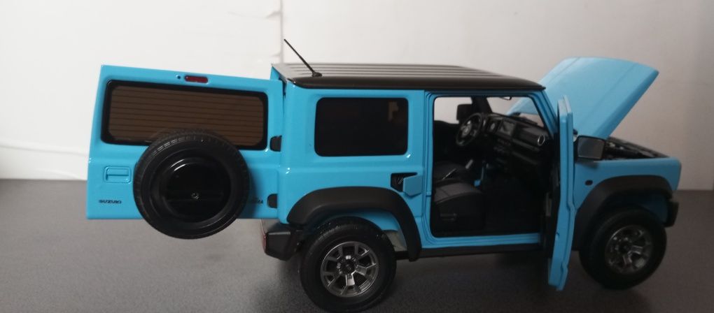 1:18 модель Suzuki Jimmi , Vitara