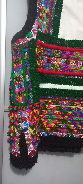 Прощається гуцульський кожух