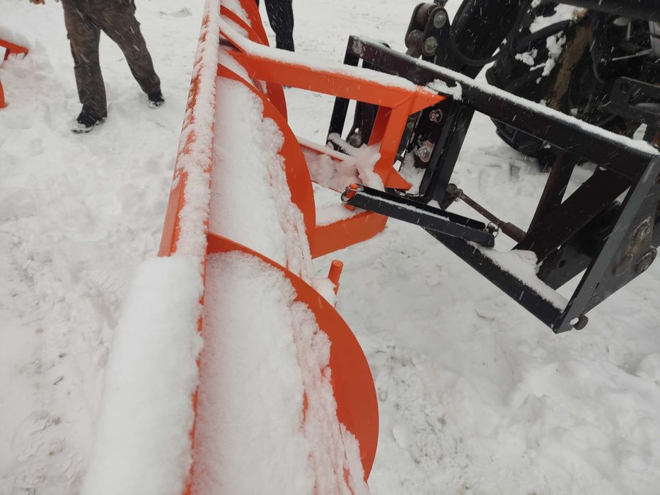 Pług do śniegu do traktora na tura tuza 1.5-3.0m