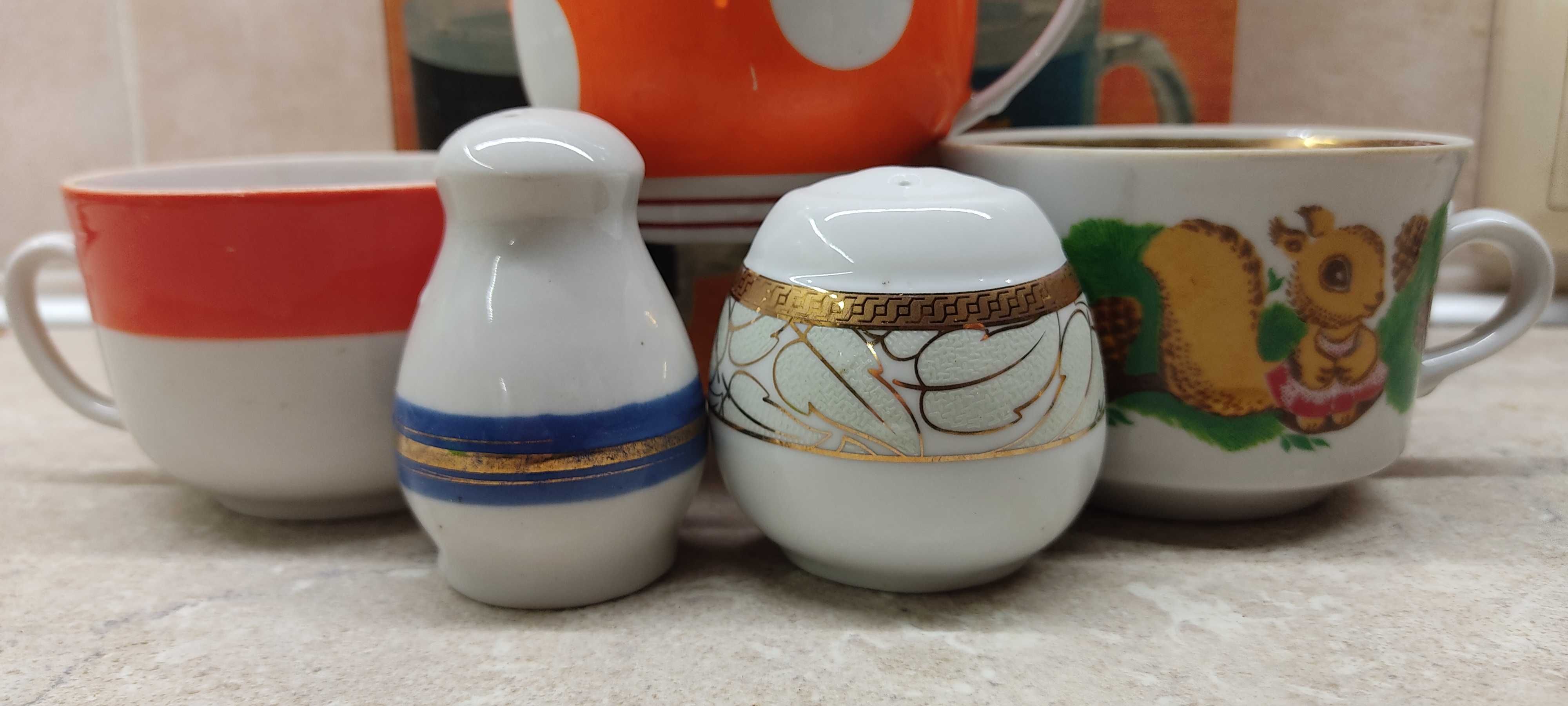 Чашечки небольшие,солонки