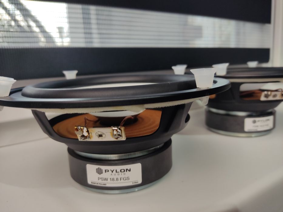 Pylon Audio PSW 18.8 FGS (8ohm) Głośniki uszkodzone 16szt