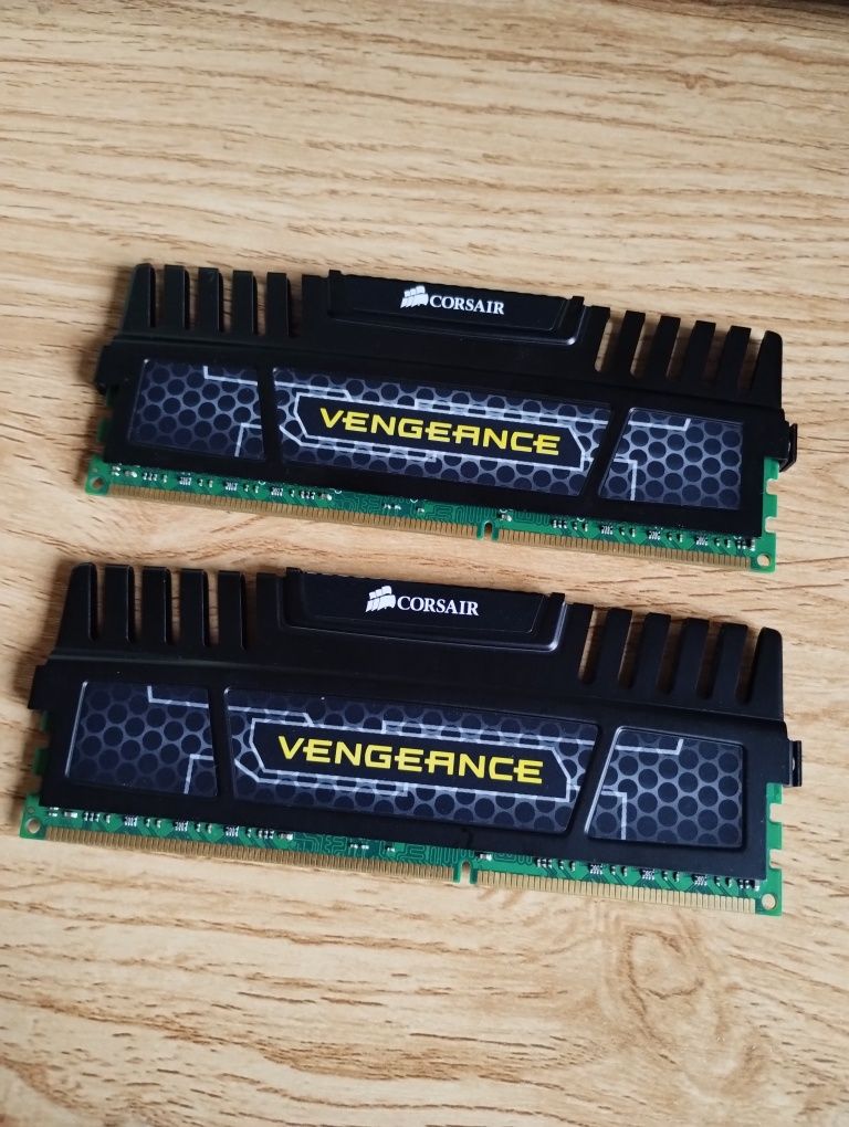 RAM Corsair 8GB (2 x4) 1866 MHz DDR3