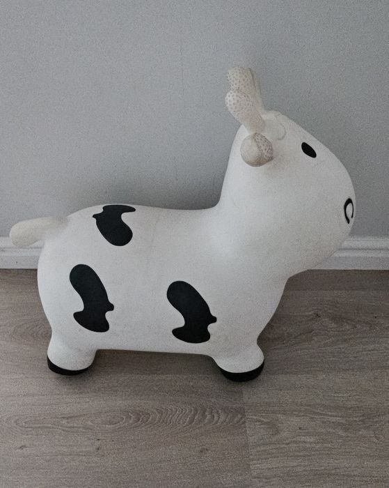 Skoczek dmuchany krówka