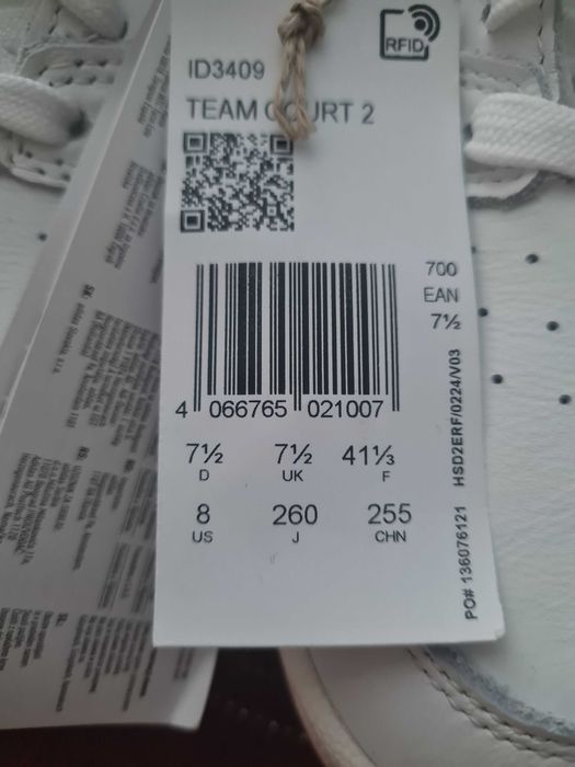 Adidas brancas e bejes