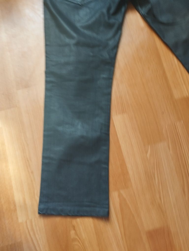 Woskowane jeansy Zara L/XL