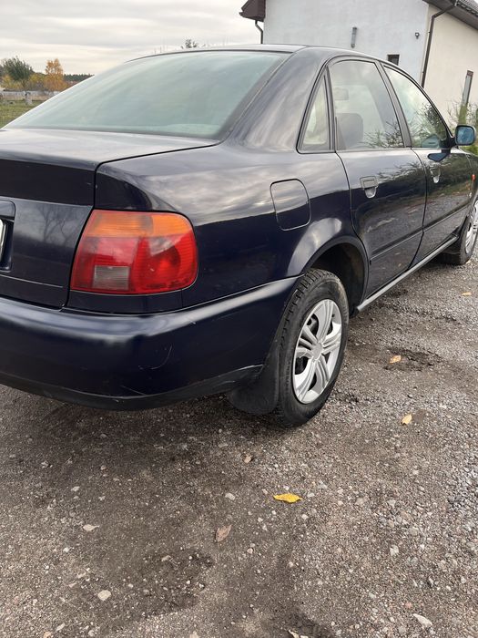 Продам ауді  на свої роки в гарному стані