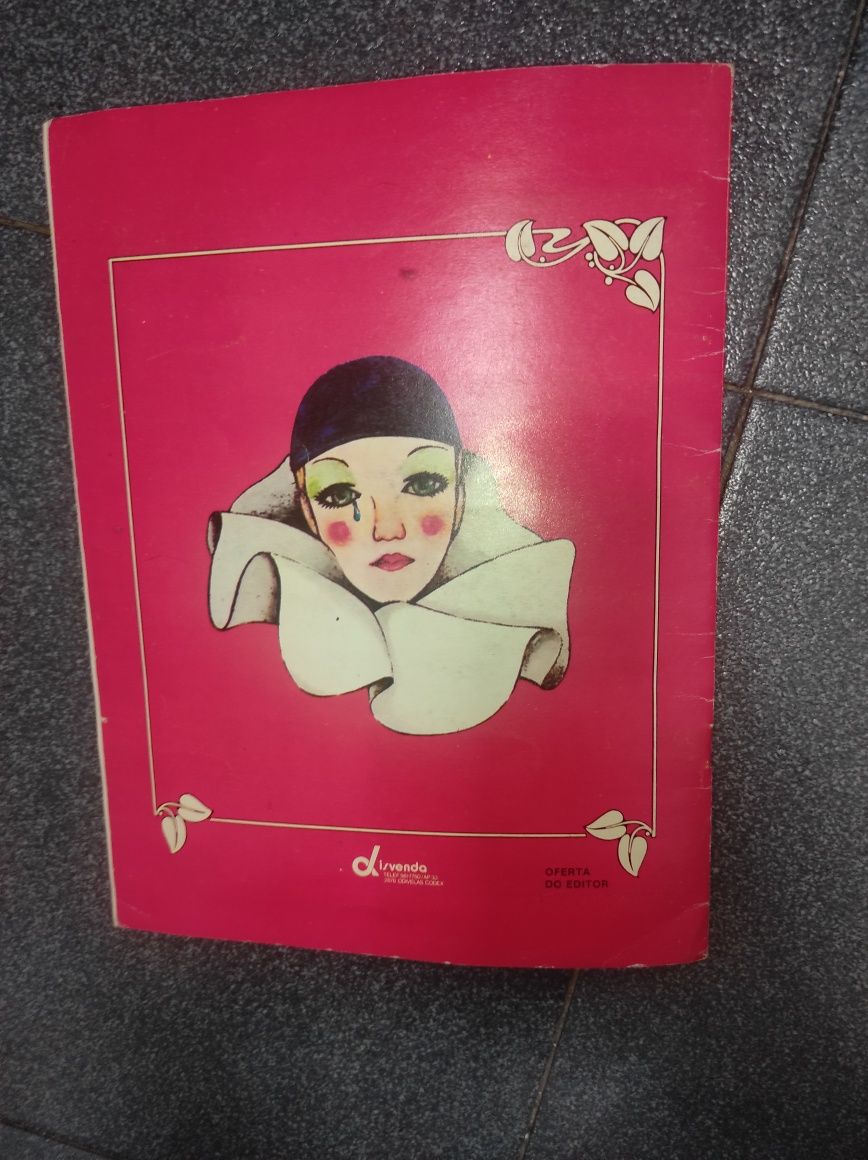 Caderneta de cromos Pierrot