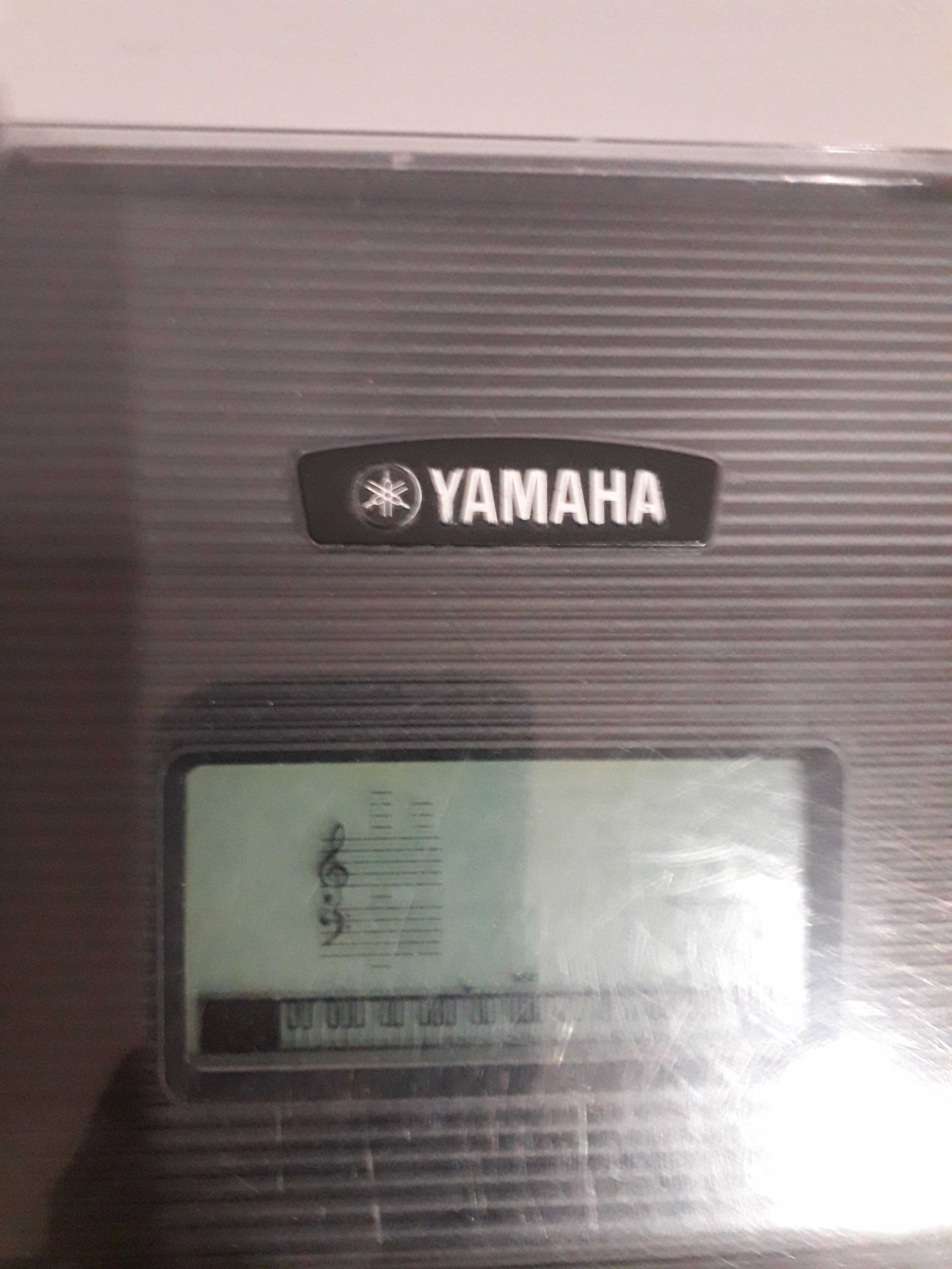 Keyboard Yamaha E