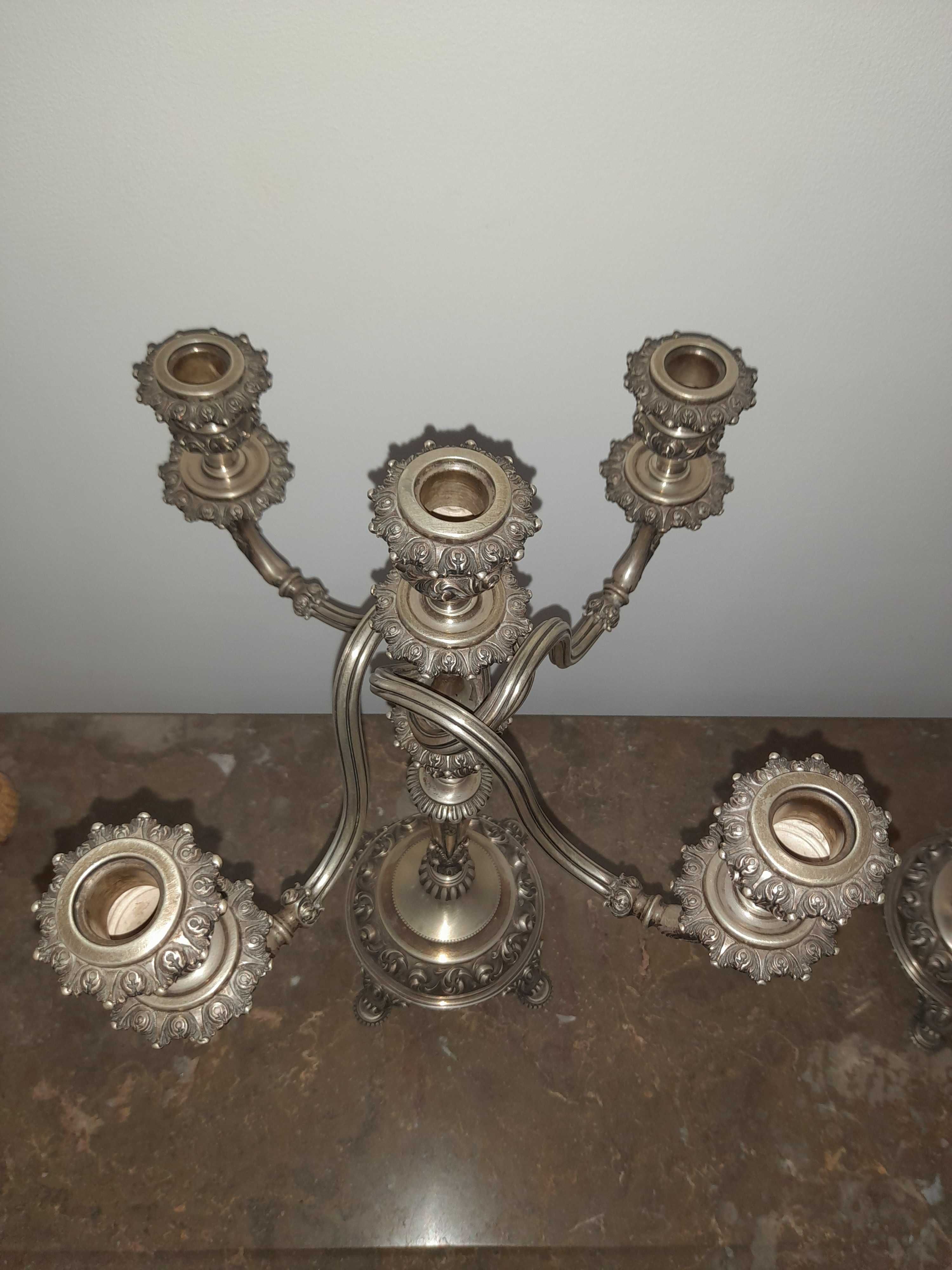 Par de candelabros em prata