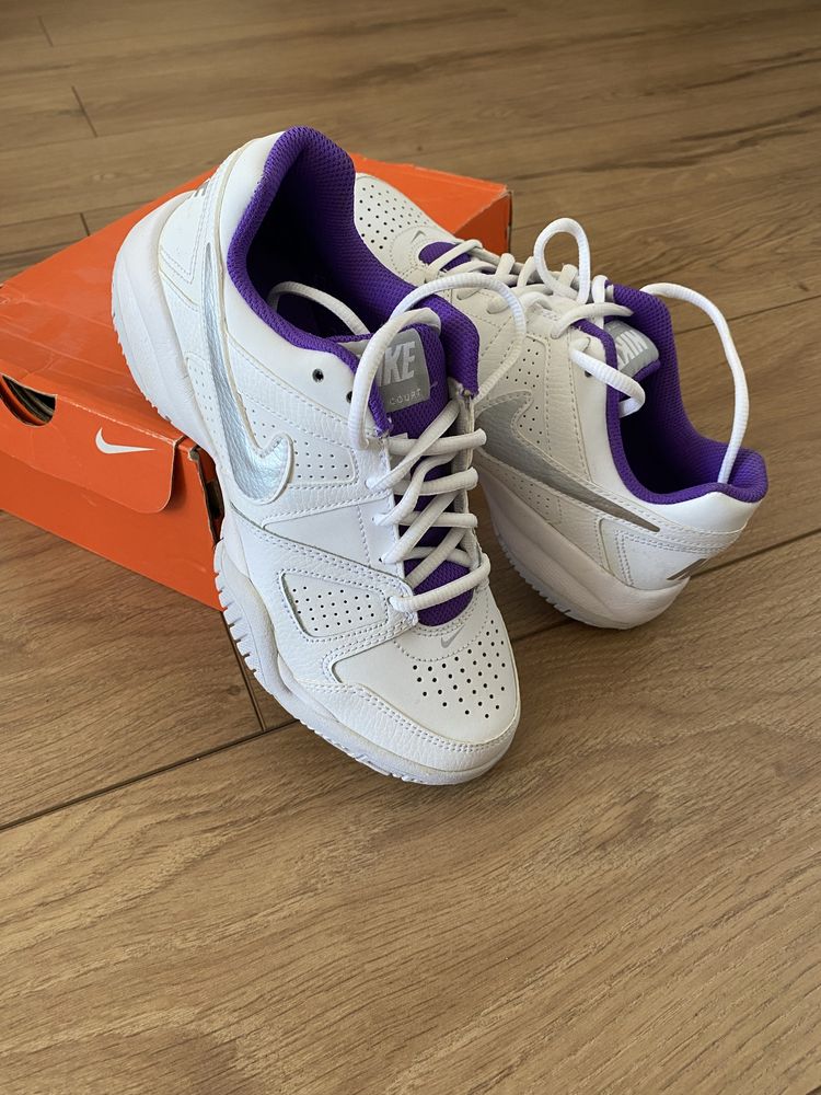 Кросівки Nike жіночі 36 розмір