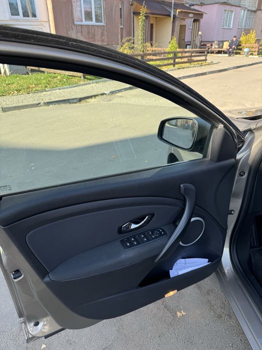 RENAULT MEGANE 3  коробка автомат (не робот)