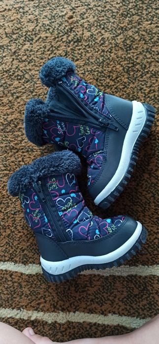 Продам зимовий чобітки (дутіки) на дівчинку