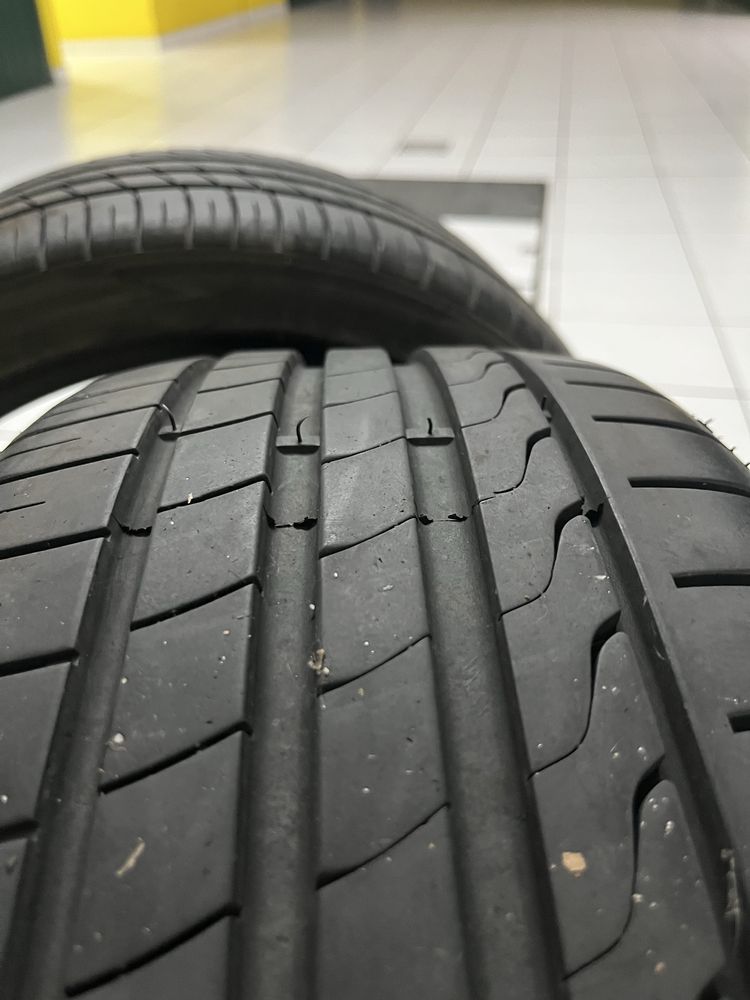 Pneus semi-novos 205/40 R17