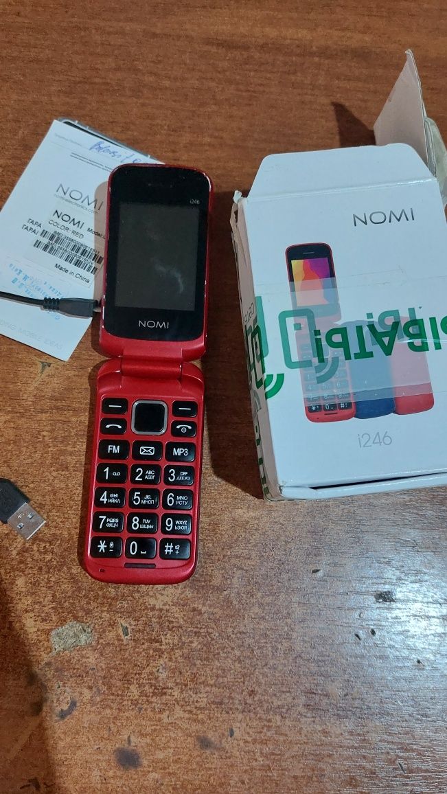 Мобільний телефон Nomi i246