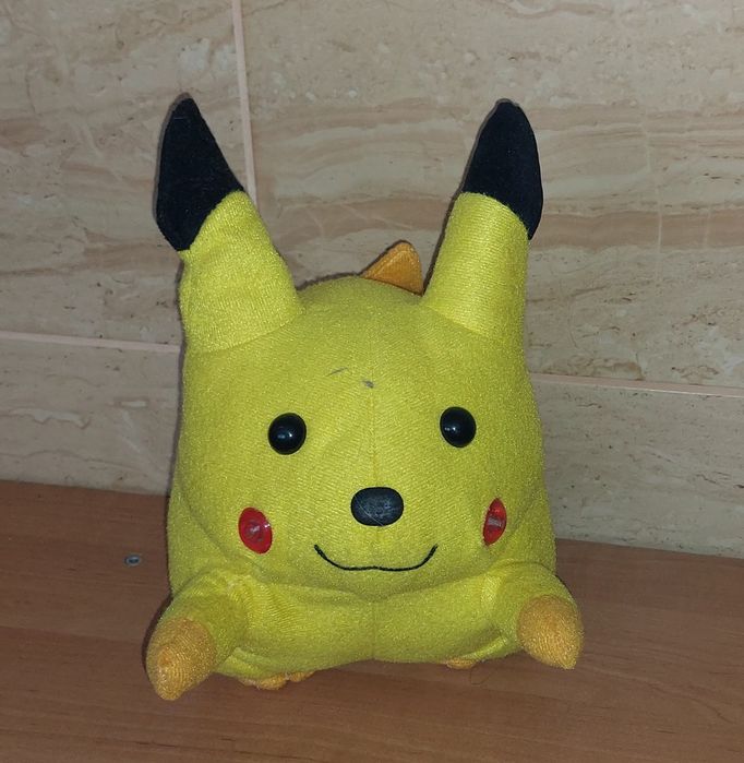 Pluszak maskotka Pikachu