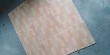 Piękne płytki na sprzedaż 33,3 x 33,3 cm Na metr kwadratowy 24.- PLN