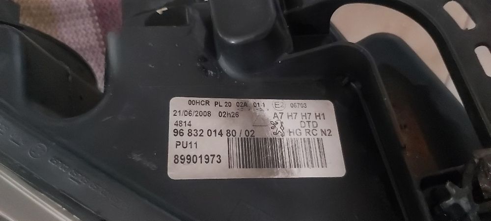 Ótica original fundo escuro peugeot 207 rc