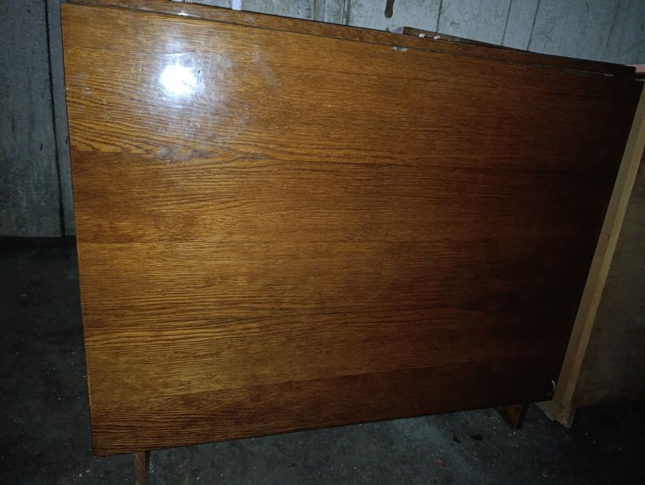 Два розкладні столи 600 грн.