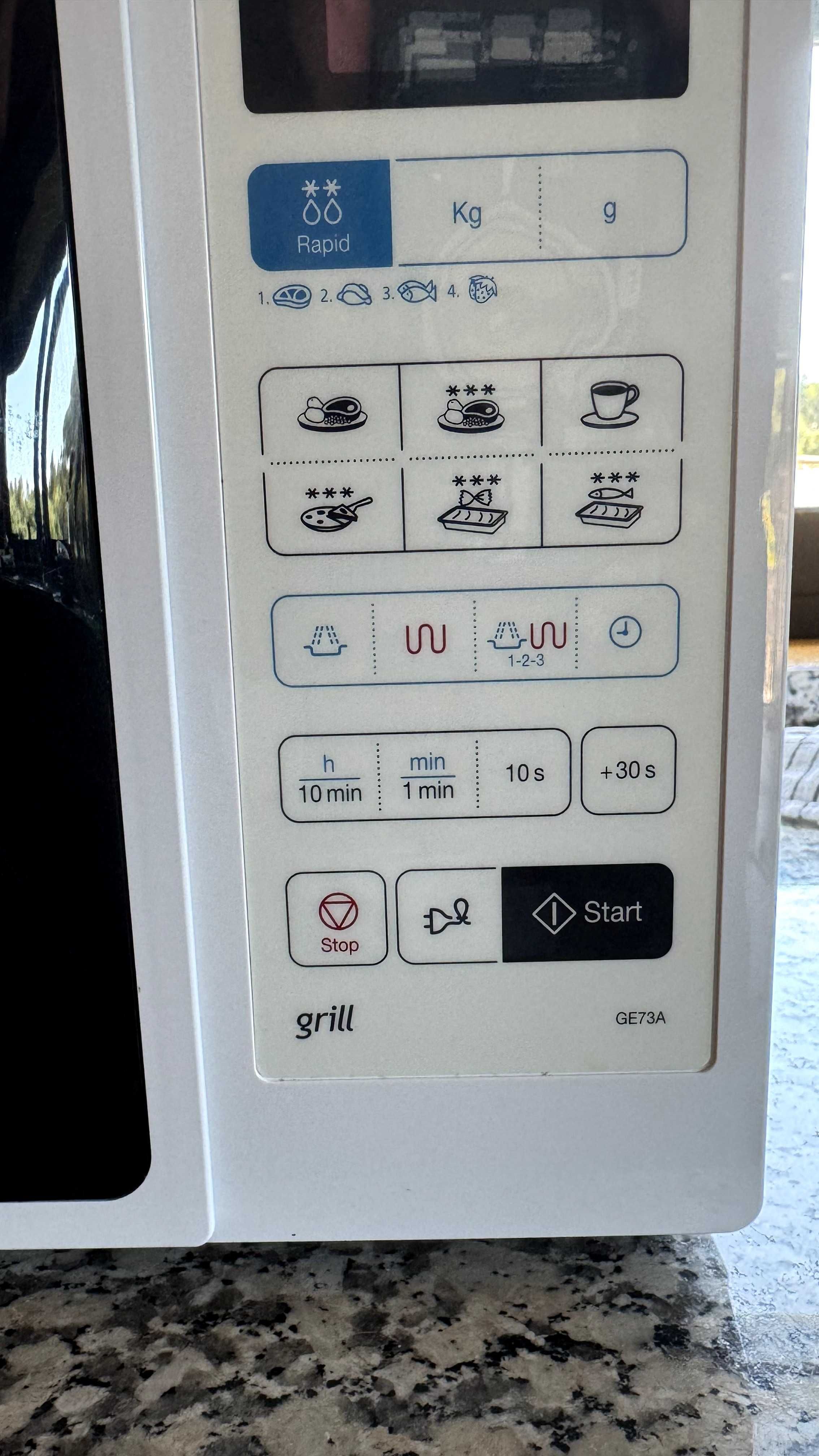 Microondas Samsung GE73A com TDS, grill e acessórios
