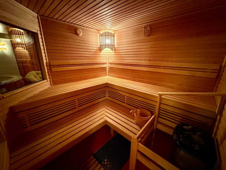 Продам просторий будинок по вул.Сельських (Алтайські озера)