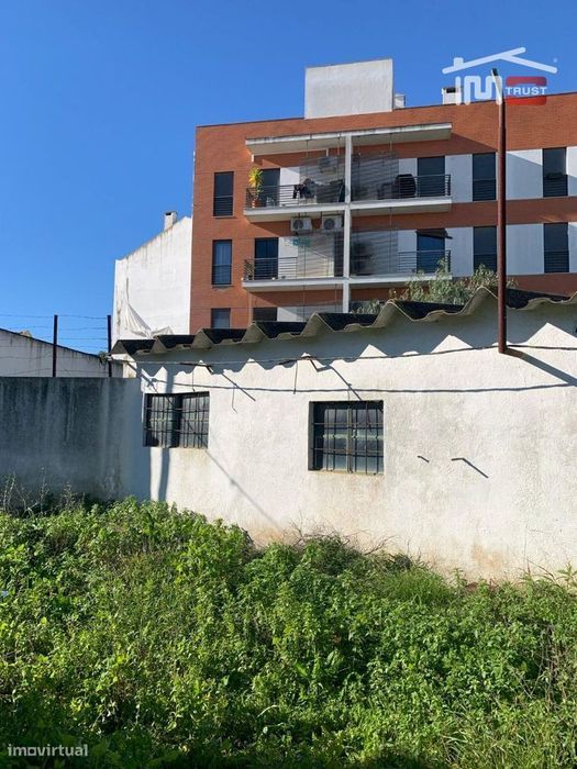 Terreno de 213m² no Montijo com Viabilidade para Prédio de 4 Pisos ...