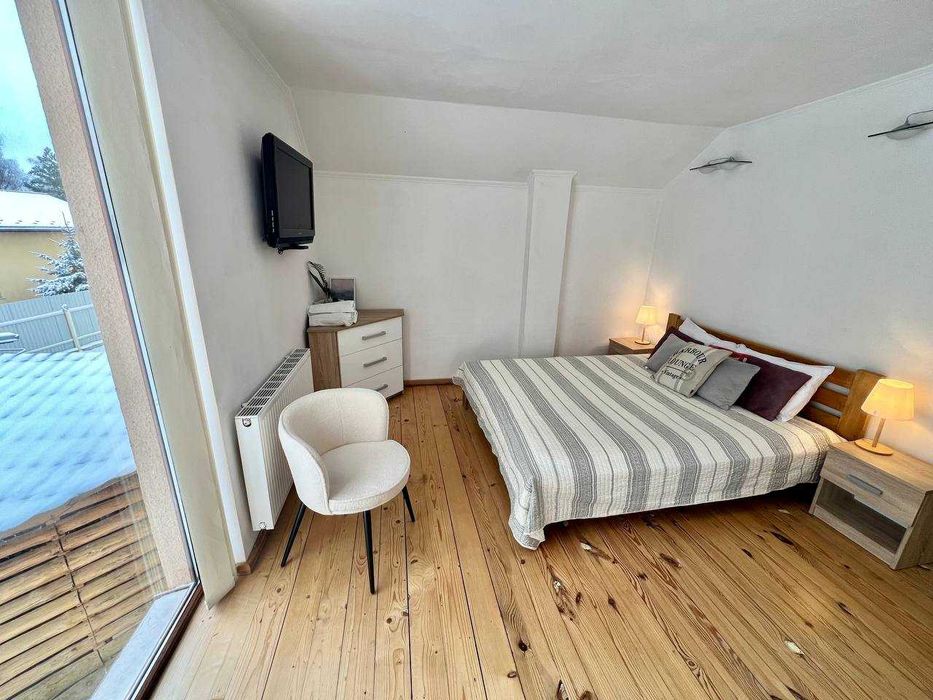 Будинок|Вілла в оренду на березі озера /10 осіб