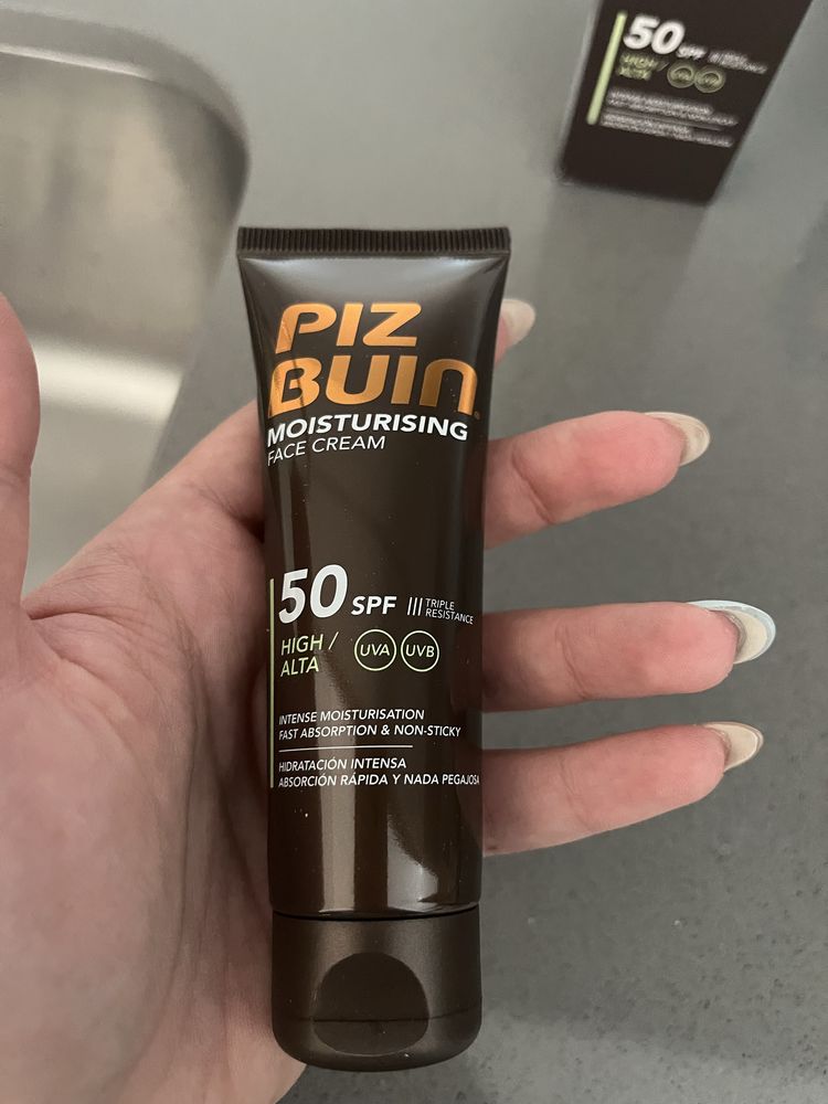 Protetor solar de rosto Piz Buin selado SPF 50+ c/ largo prazo validad