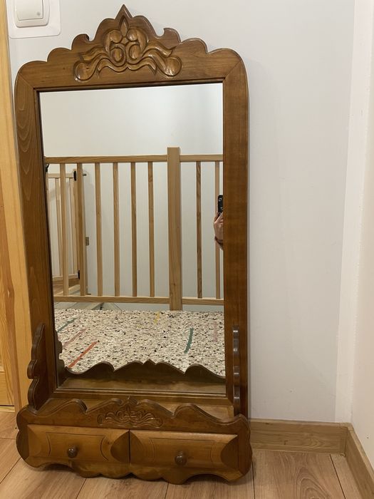 Debowe lustro z szufladami