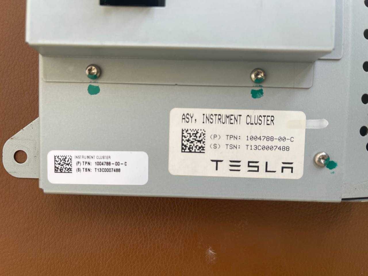 Маленький екран Tesla model S / Model X 2012-2017 Років.