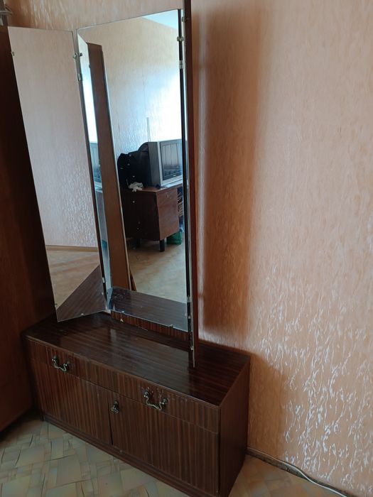 Трюмо советской эпохи