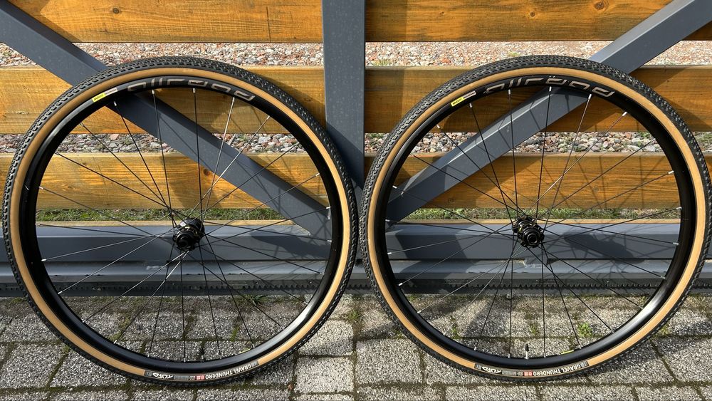 Komplet kół Mavic Allroad - w bardzo dobrym stanie