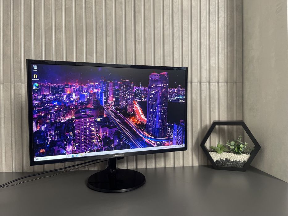 Стильний Монітор Samsung 24F350F HDMI full hd