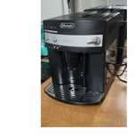 Ekspres ciśnieniowy do kawy ze spieniaczem - DeLonghi