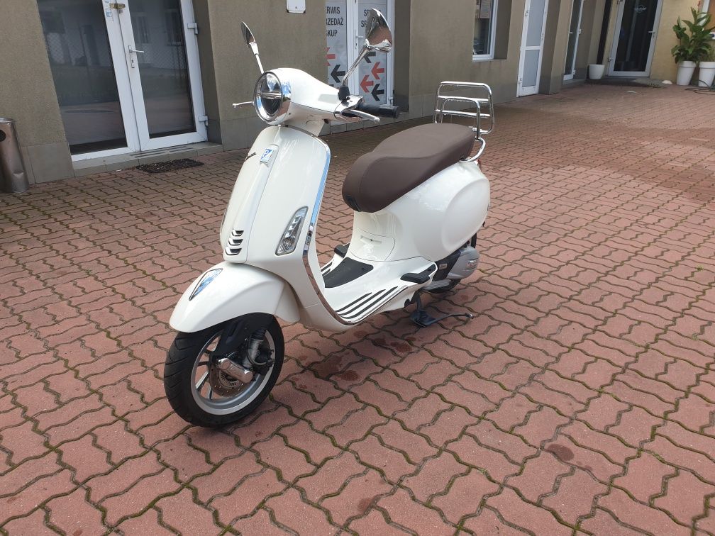 Vespa primavera 125