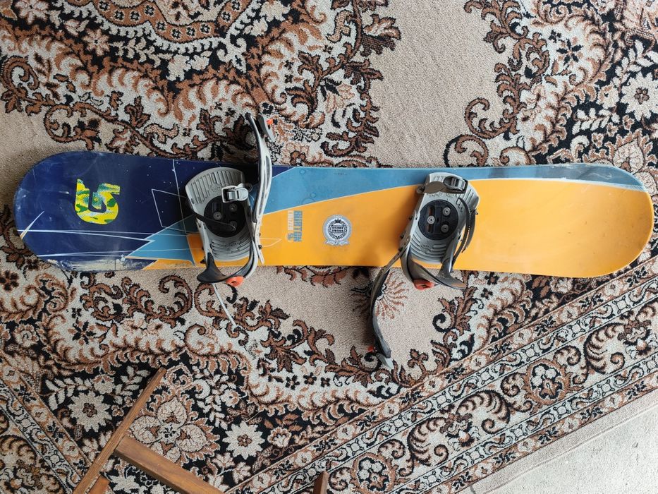 Komplet - Deska Snowboardowa Burton Cruzer 56 + wiązania + buty, uszko