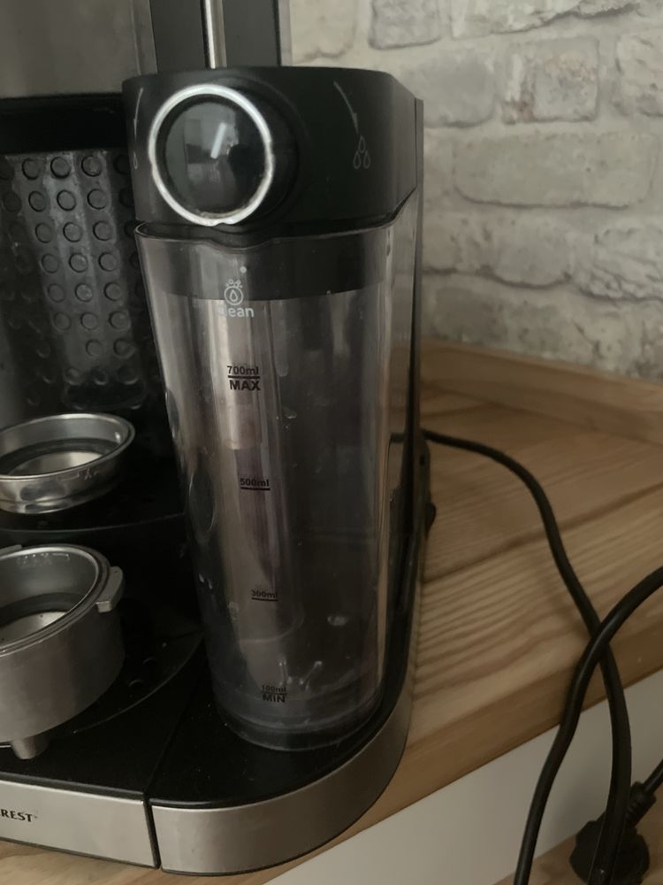Ekspres kolbowy ze spirniaczem do mleka  silver  crest